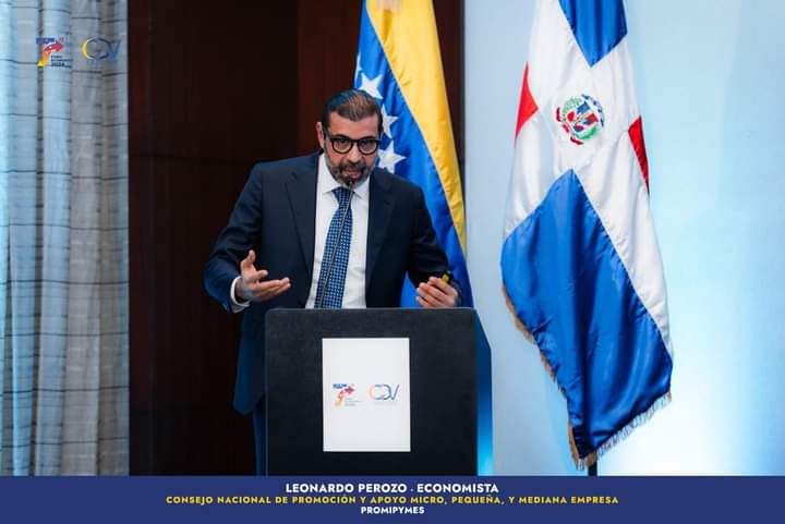 Subdirector de Promipyme expone en foro empresarial sobre IA de negocios sector MYPIMES